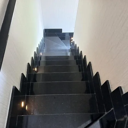 Denize Yakin Lueks Apartamento