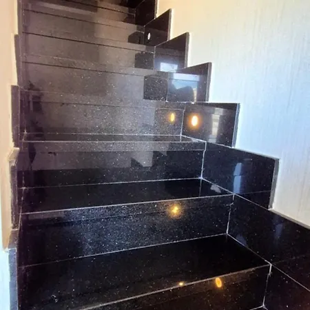Denize Yakin Lueks Apartamento